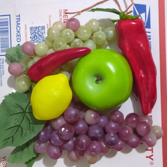 Artificial Fruit / Fake Fruit Realistic Lifelike Decor - Picture 7 of 8